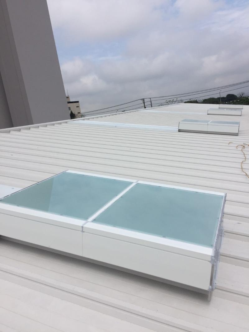 phân loại cửa sổ giếng trời
