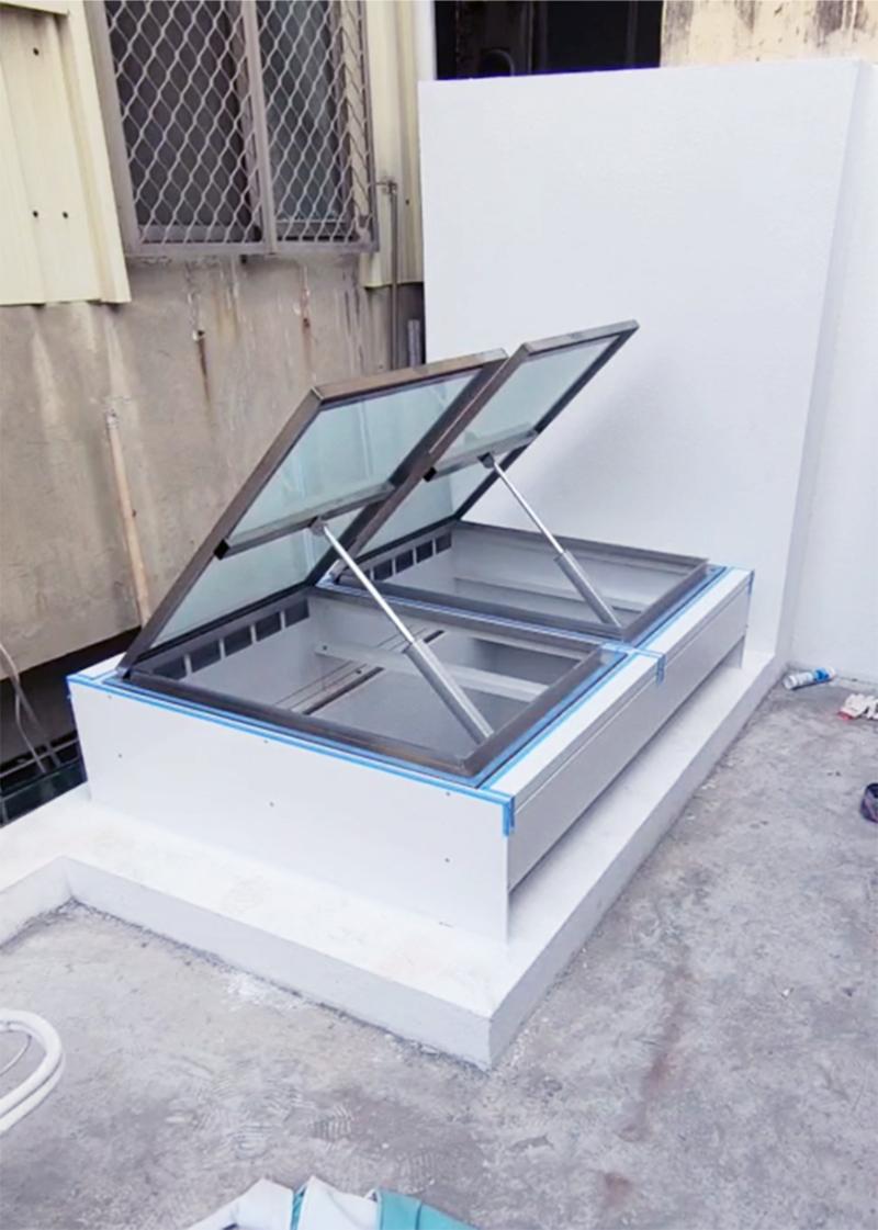 giếng trời tự động 